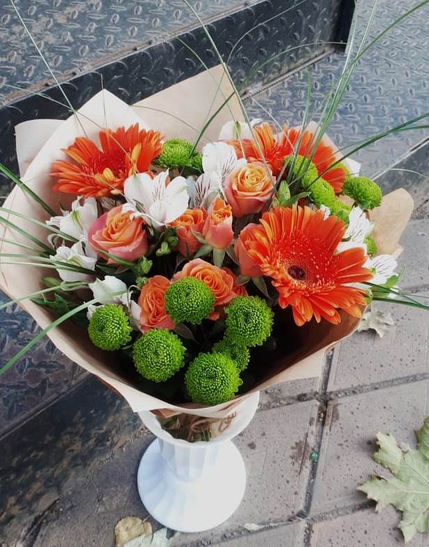 Букет цветов из: Герберы, Хризантемы, Альстромерии и Розы в Княжево