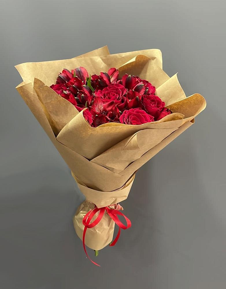 Букет цветов из: Альстромерии и Розы в Княжево