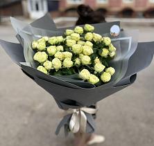 Букет Белые кустовые розы Солинеро в Княжево