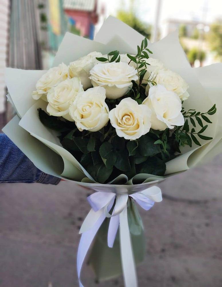 Букет Белые розы Проуд в Княжево