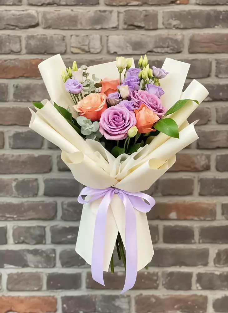 Букет цветов из: Лизиантусы и Розы в Княжево