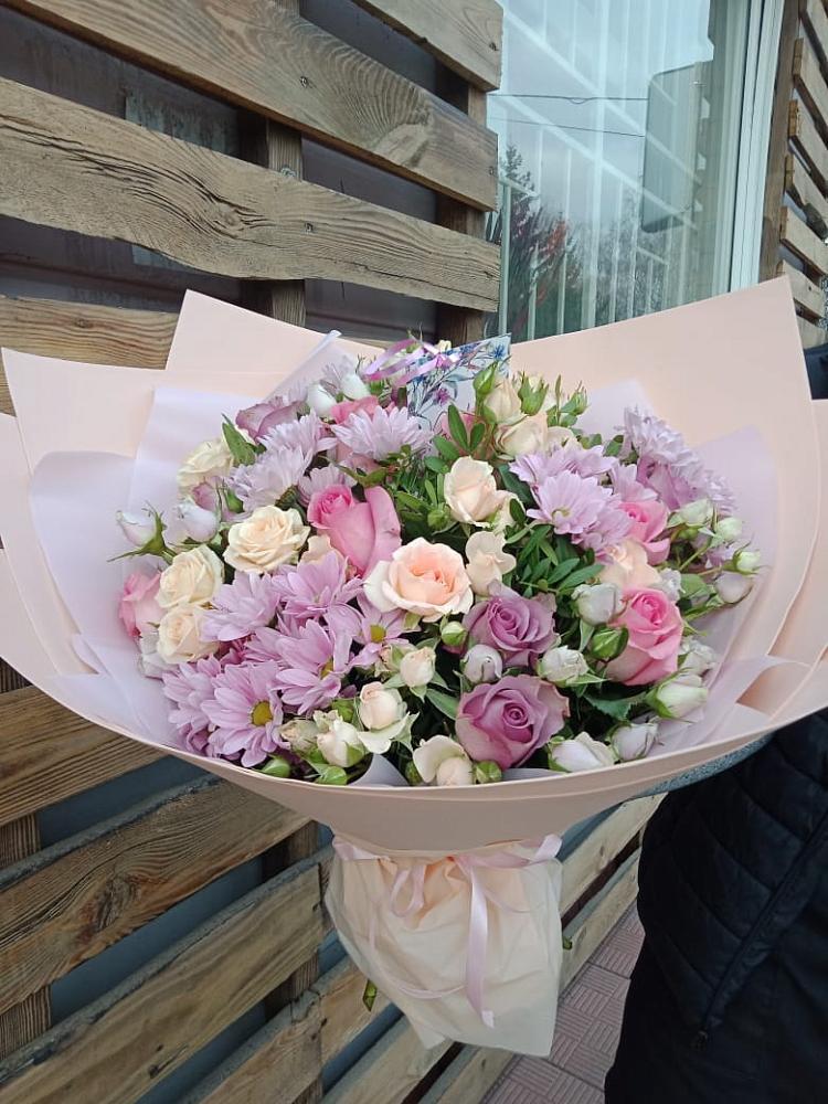 Букет цветов из: Розы и Хризантемы в Княжево