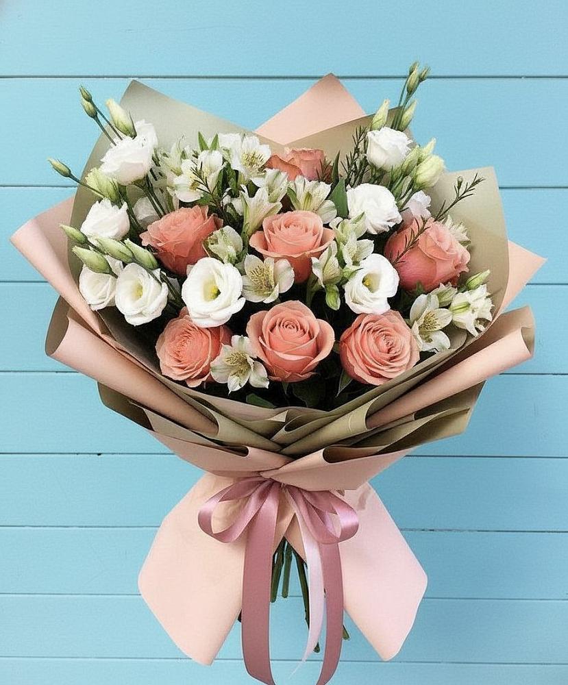 Букет цветов из: Розы, Альстромерии и Лизиантусы в Княжево