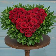 Цветочная композиция из Розы в виде сердца в Княжево