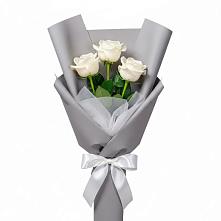 Букет 3 белые розы в Княжево