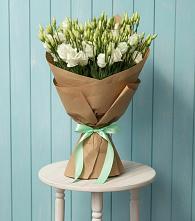 Букет цветов из:  Лизиантусы в Княжево