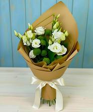 Букет цветов из:  Хризантемы и Лизиантусы в Княжево