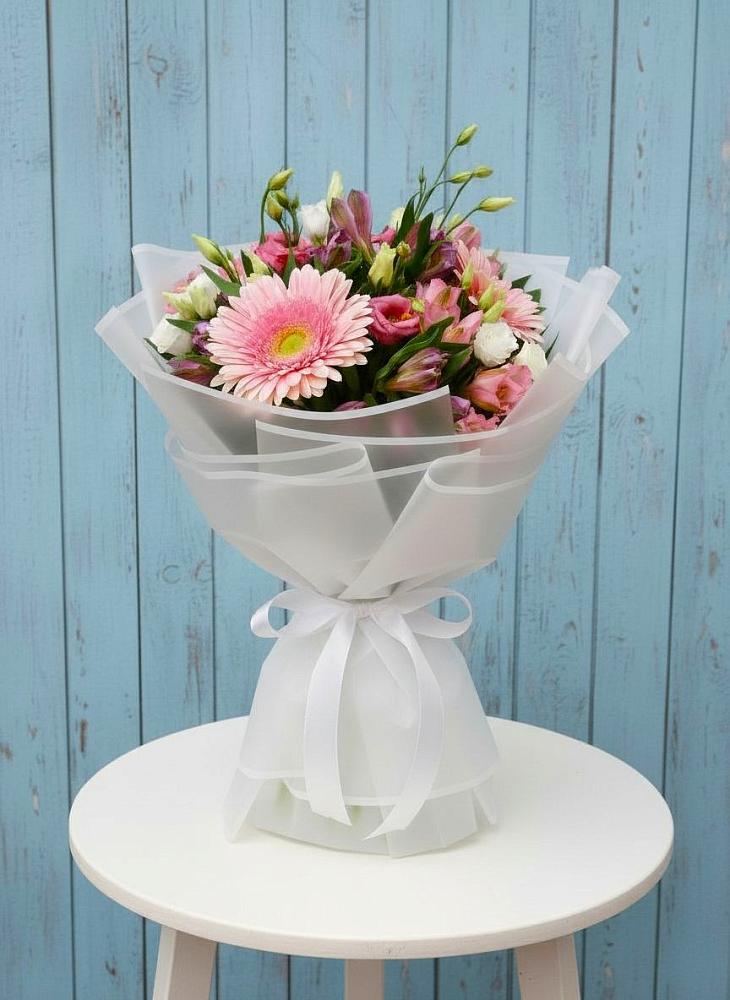 Букет цветов из: Герберы, Альстромерии и Лизиантусы в Княжево