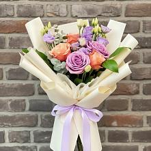 Букет цветов из:  Лизиантусы и Розы в Княжево