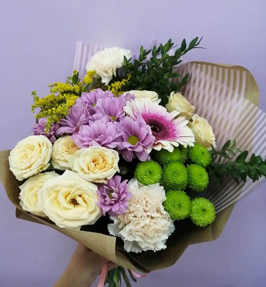 Букет цветов из: Хризантемы, Розы, Гвоздики и Герберы в Княжево