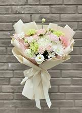 Букет цветов из:  Гвоздики, Розы, Лизиантусы и Хризантемы #REPLACE_PRED# Княжево