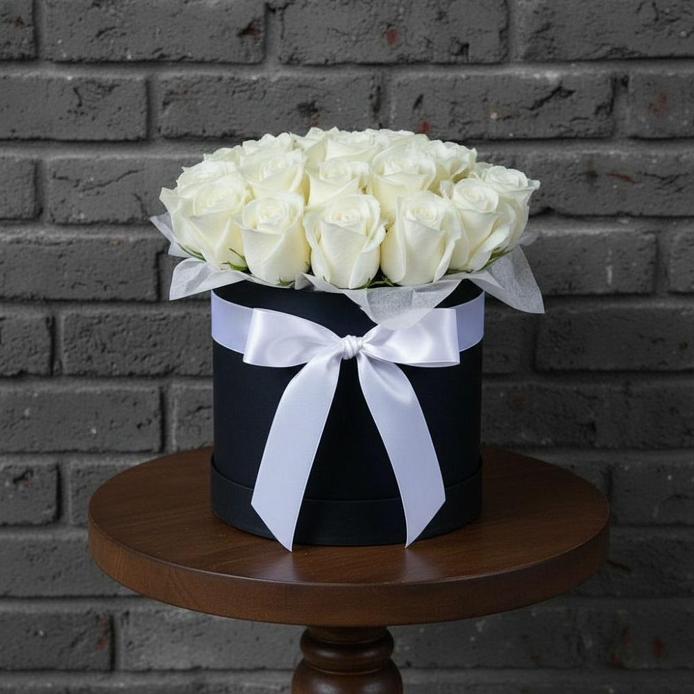 Цветочная композиция из Розы в шляпной коробке в Княжево