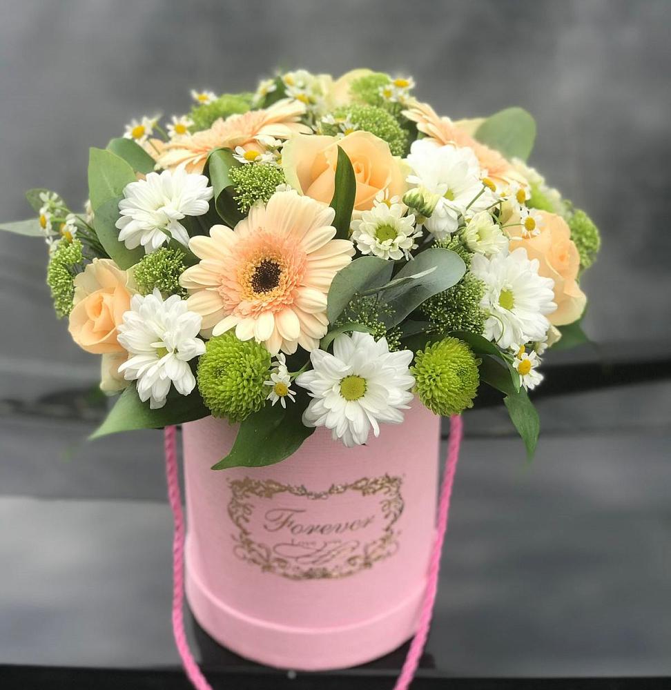 Цветочная композиция из Розы, Герберы и Хризантемы в шляпной коробке в Княжево