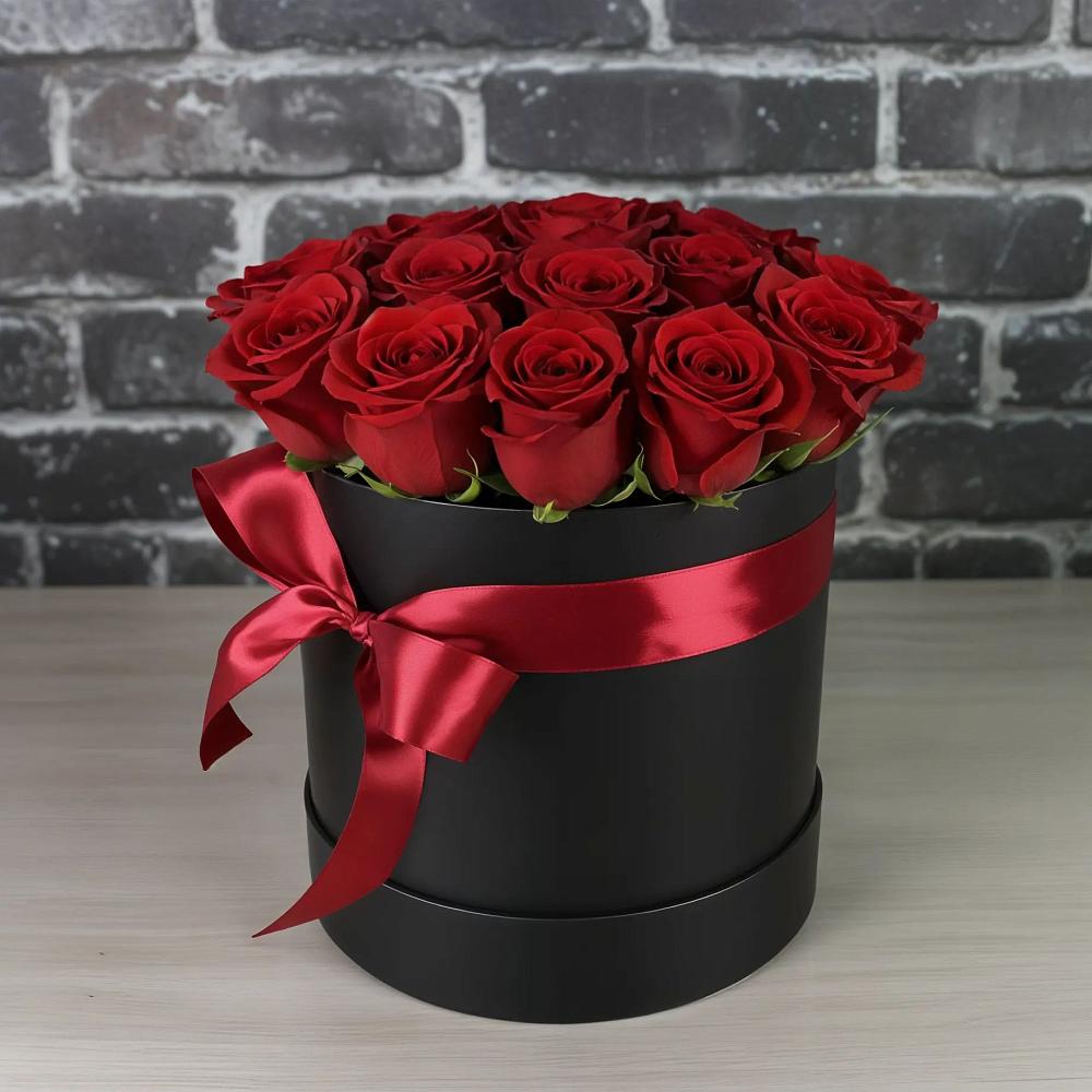 Цветочная композиция из Розы в шляпной коробке в Княжево