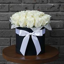 Цветочная композиция из Розы в шляпной коробке в Княжево