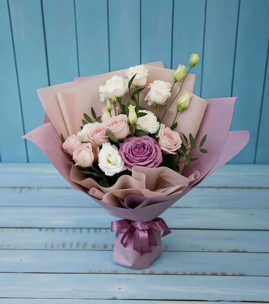 Букет цветов из: Розы и Лизиантусы в Княжево